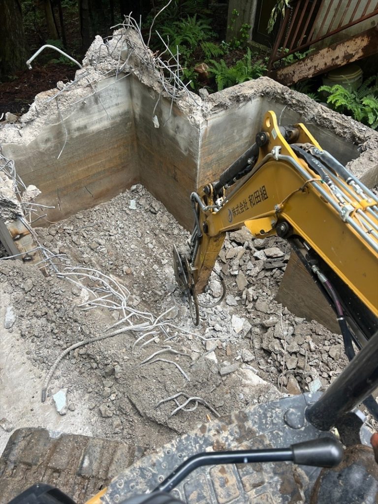 公園トイレ解体